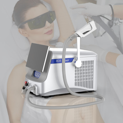 Dispositif d' épilation laser portable 810nm Machine d' épilation permanente pour femme