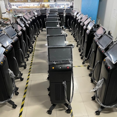810nm 808nm Diode Ice Laser Machine 3 Wave Pour le resserrement de la peau / élimineur de pores
