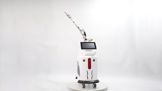 OEM ODM Picosecond Laser Beauty Machine 755nm 532nm Pour le retrait de tatouage