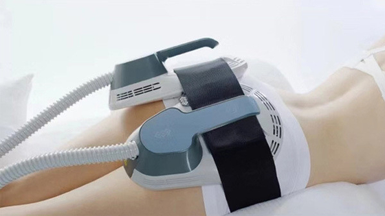 Puissante machine de sculpture corporelle EMS, pulsation de stimulateur musculaire magnétique 300us 5000w