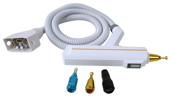 532nm 1064nm 1320nm Q Switch ND Yag Laser Machine pour le blanchiment de la peau / les cernes