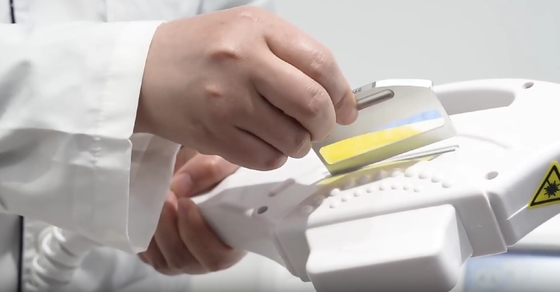 La machine de réduction de cheveux USB IPL, la machine d' épilation légère à impulsion intense OEM / ODM
