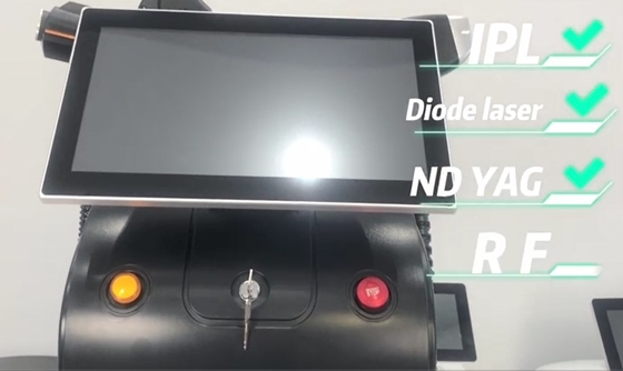 4 en 1 machine de beauté multifonctionnelle à trois longueurs d'onde laser pour éliminer les poils de tatouage