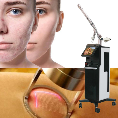 L' équipement de beauté pour le renouvellement de la peau par laser de CO2 fractionné
